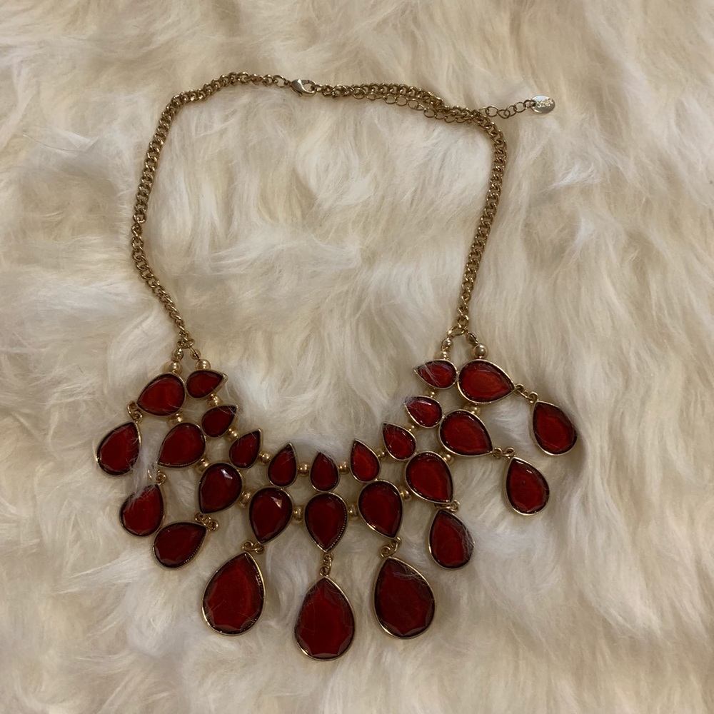 🌸 Claire’s Matching Red Necklace and Brace…